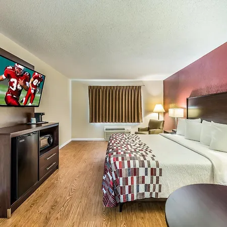 Red Roof Inn & Suites Wapakoneta-2